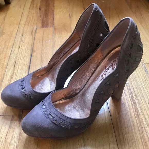 Anthropologie grey suede metallic pumps heels - Picture 2 of 8